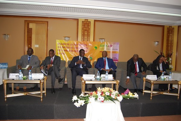 SenCoP : Communauté sénégalaise de pratiques de la gestion axée sur les résultats -JOURNEES DE LA GESTION AXEE SUR LES RESULTATS DE DEVELOPPEMENT (GRD) DU SENEGAL  INITIATIVE DES RESULTATS POUR L’AFRIQUE Dakar, 02, 03, 04 SEPTEMBRE  2014