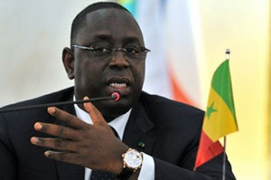 Macky Sall invite les opérateurs de téléphonie à accompagner la CMU