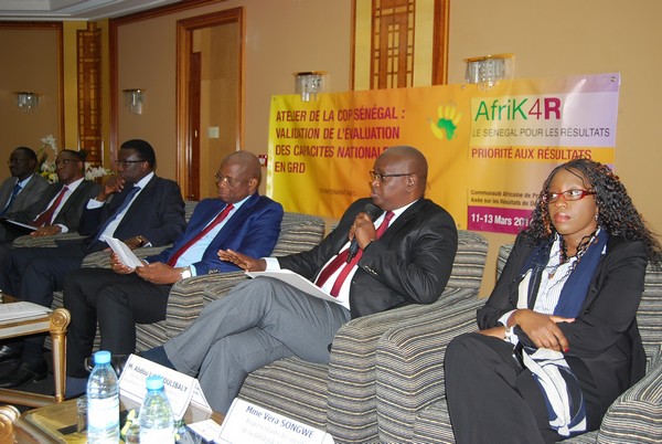 SenCoP : Communauté sénégalaise de pratiques de la gestion axée sur les résultats -JOURNEES DE LA GESTION AXEE SUR LES RESULTATS DE DEVELOPPEMENT (GRD) DU SENEGAL  INITIATIVE DES RESULTATS POUR L’AFRIQUE Dakar, 02, 03, 04 SEPTEMBRE  2014